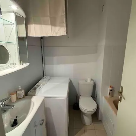 De 28 M2 Lägenhet *